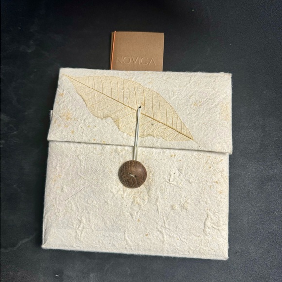 Novica Peridot and pearls mingle in an opulent design by Nareerat - Picture 3 of 7